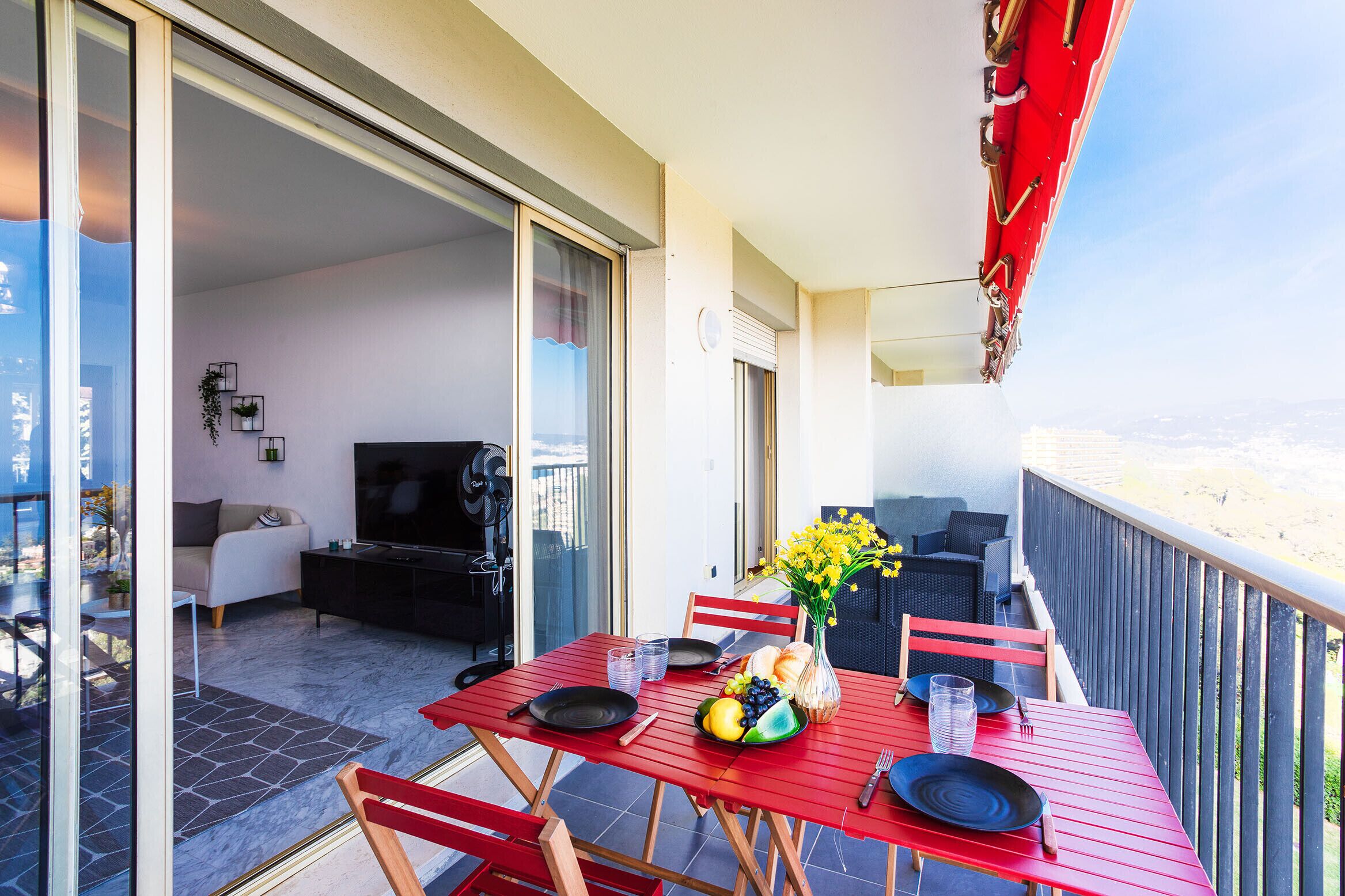 屋外ダイニングエリア