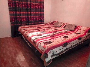 2 Schlafzimmer, Reisekinderbett, kostenloses WLAN