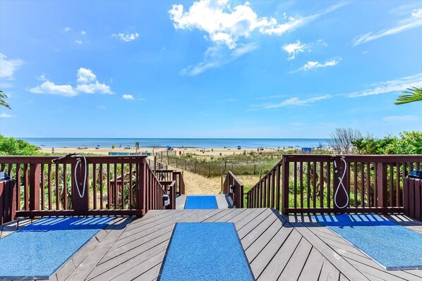 Property grounds - Capri-Ocean & Bay View 3 Bed Condo With Indoor Pool! (Ocean City)