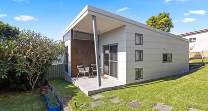 Sandy Feet Retreat - guest house walking distance to everything!