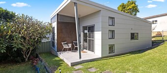 Sandy Feet Retreat - guest house walking distance to everything!