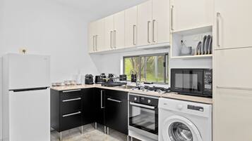 Réfrigérateur, lave-vaisselle, grille-pain