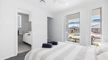 4 bedrooms, WiFi, bed sheets