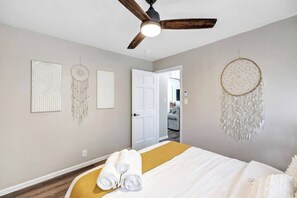 2 bedrooms, iron/ironing board, travel cot, free WiFi