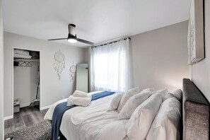 2 bedrooms, iron/ironing board, travel cot, free WiFi