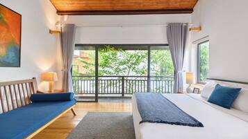 2 bedrooms, desk, iron/ironing board, free WiFi