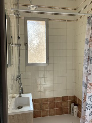 Bathtub