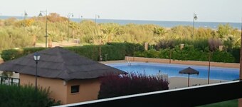 BEAUTIFUL APARTMENT BY THE SEA