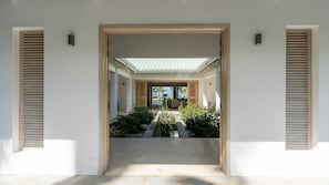 تفاصيل الفندق من الخارج