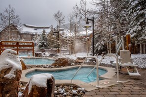 Pool - Large Passage Point One Bedroom, Sunset deck, Free WiFi, Free Parking (Copper Mountain)