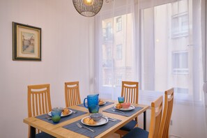 Apartment | Esszimmer