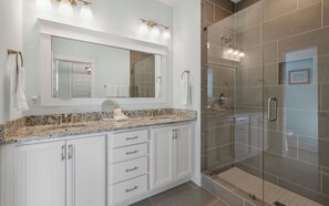 Hair dryer, towels - Bluebird Beach House - 3 Kings - Pet Friendly (Santa Rosa Beach)