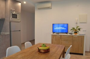Dining - 2.1 NEW in center ROSES with WI-FI, AC and TV sat at 60 m MAR (Roses)