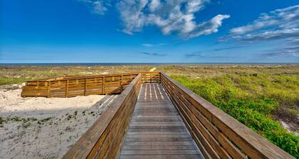 Best Home w/ Hurricane Simulator & 3D Theater, Pool, Elevator, 3 Blocks to Beach - 38 Sandcastle