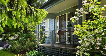 Foxmere - Pet Friendly with Spa in the heart of Daylesford!