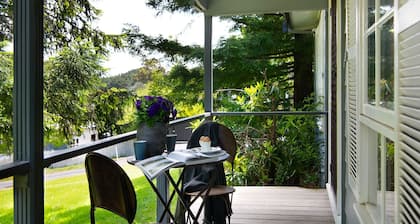 Foxmere - Pet Friendly with Spa in the heart of Daylesford!