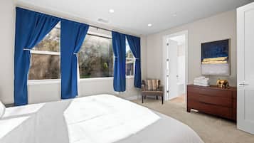 3 bedrooms, desk, iron/ironing board, WiFi
