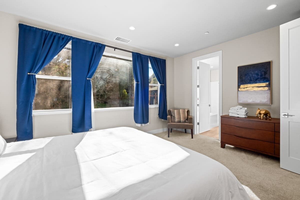 3 Schlafzimmer, Schreibtisch, Bügeleisen/Bügelbrett, WLAN