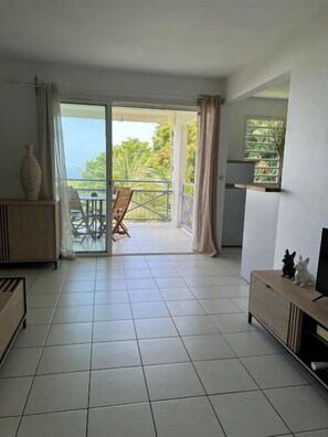 Interior - ZABANA LODGE - Pleasant apartment with outdoor terrace and sublime view of the Caribbean Sea (SAINT CLAUDE)
