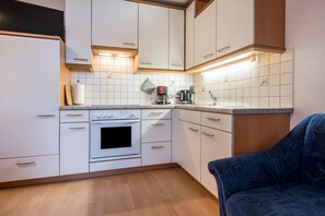 Interior - Apartment "Niederkoflhof Durreck" with Mountain View, Balcony & Wi-Fi (Valle Aurina)