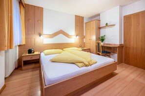 2 bedrooms, free WiFi - Holiday Apartment "Niederkoflhof Klausberg" with Mountain View, Balcony & Wi-Fi (Valle Aurina)