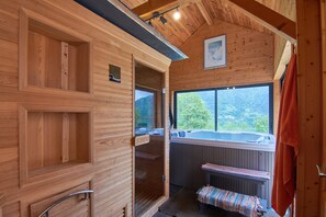 Badekar, hårføner og håndklær