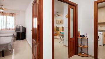 1 chambre, fer et planche Ă repasser, Wi-Fi gratuit, draps fournis