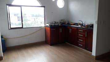 Microondas, lavavajillas, licuadora, batidora
