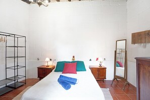 1 室のベッドルーム、アイロン / アイロン台、WiFi (無料)、ベッドシーツ