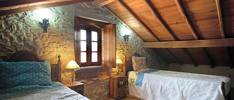 4 bedrooms, iron/ironing board, bed sheets