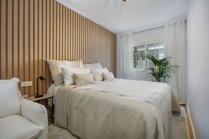 1 slaapkamer, een strijkplank/strijkijzer, gratis wifi, beddengoed