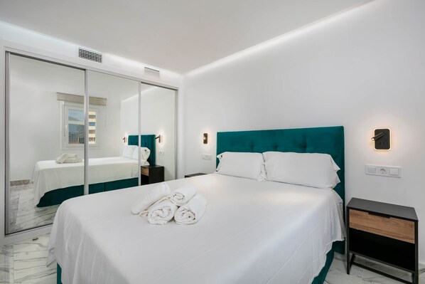 1 slaapkamer, een strijkplank/strijkijzer, gratis wifi, beddengoed