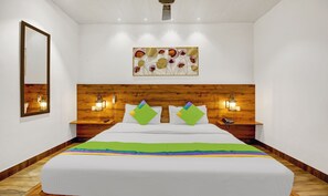 Deluxe Room - Treebo Prime Elight (New Delhi)