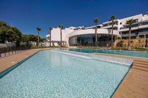 Sisäuima-allas, lämmitetty uima-allas