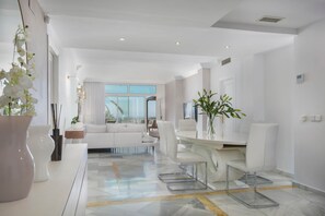 Dining - RDR277 - Modern 3 bedroom with amazing views in Magna (Marbella)