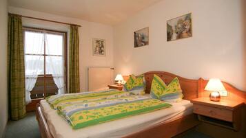 1 chambre, lit parapluie, Wi-Fi gratuit, draps fournis