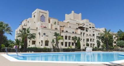 GROUND FLOOR 100M FROM THE BEACH GARDEN VIEWS