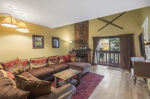 TV - La Vista Blanc 76- Nice Condo Close to Red Line Sh (Mammoth Lakes)