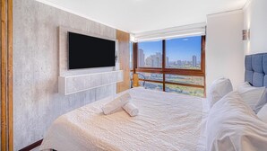 Unclassified image, 4 of 18, button - Wood Summer 2B W/Parking, Wifi & View. (Viña del Mar)