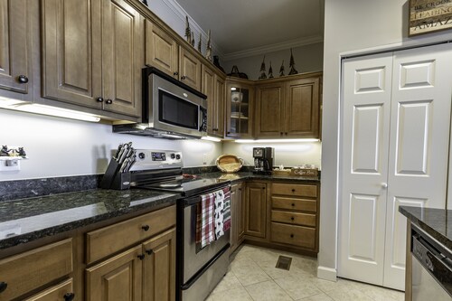 Unbeatable views at 5,200 ft and walking distance to slopes.