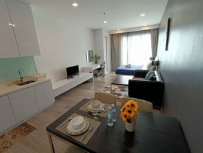 1 chambre, bureau, fer et planche à repasser, Wi-Fi gratuit