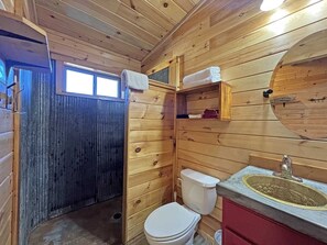 Baignoire, serviettes fournies