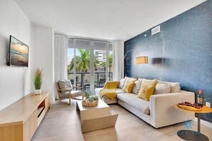 Televisión y oficina 