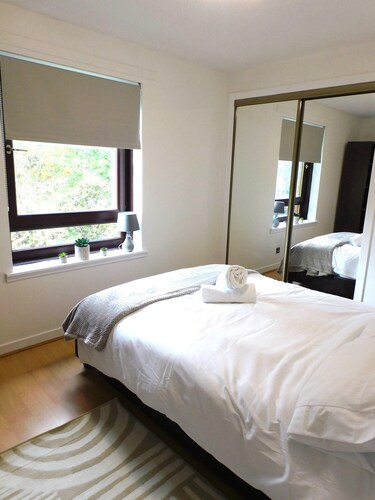 Charming  2 bed apt close to City and SEC/Hydro