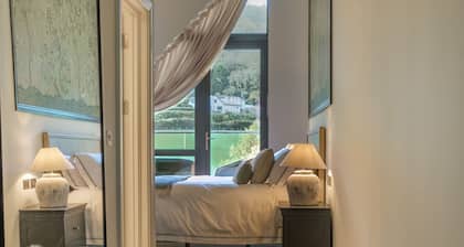 Luxury 3 bed beach chic apartment