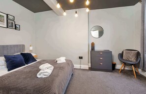 Unclassified image, 2 of 12, button