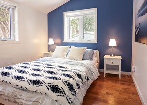 3 bedrooms, desk, iron/ironing board, free WiFi - Lake House Chalet, Laurentides, Pet Friendly, Waterfront, Beach, Private, Luxury (Nominingue)