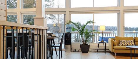 المنشأة من الداخل