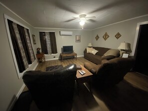 TV - Cozy Gilbert House (Gilbert)