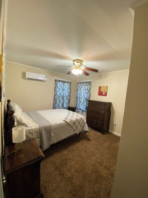 2 bedrooms, travel cot, WiFi